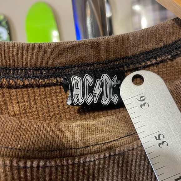 Women’s Two-toned cheetah AC/DC print, custom bleach splatter design long sleeve - Picture 4 of 6